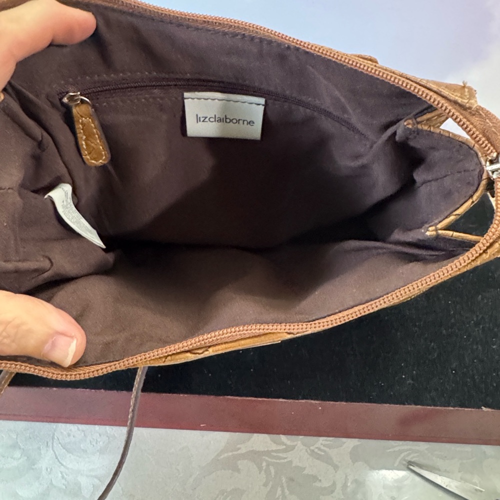 Vintage Brown Liz Claiborne crossbody handbag - Picture 6 of 14